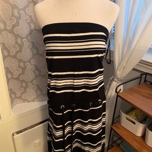 WHBM black/white strapless dress. EUC.